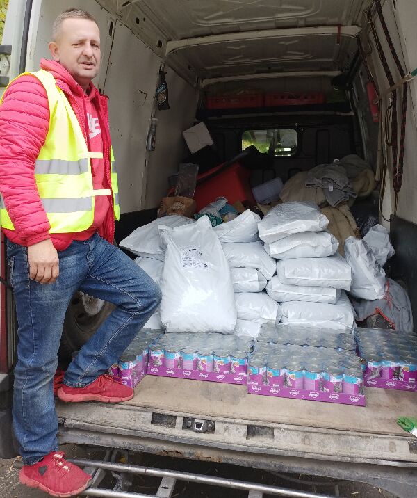 Dziś przekazaliśmy łącznie ponad 500 kg karmy do Centrum Pomocy Społecznej Dzielnicy Warszawa Śródmieście, oraz azylu dla psów i kotów Felkowy Stryszek- Dom Tymczasowy