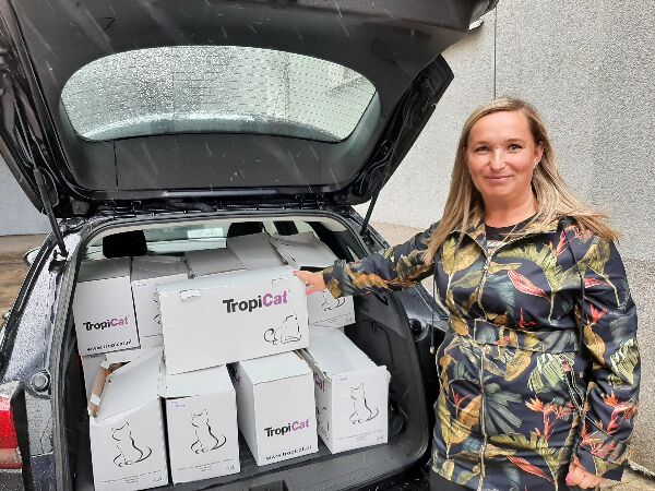 Ośrodek Pomocy Społecznej Praga Południe otrzymał karmę dla kotów Tropicat